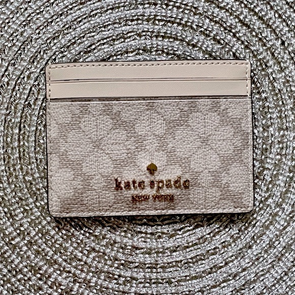 kate spade Accessories - NWOT ♠️ Kate Spade ♠️ Cream Clover Design Card Holder